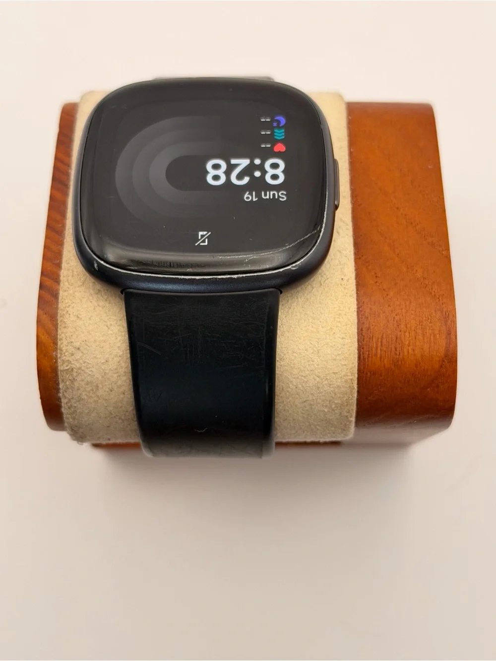 Fitbit Versa 4, Tested, Very Good, Charger Included, Black, Smartwatch, Fitness